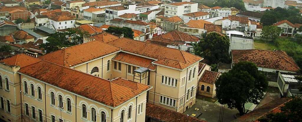 Vista aérea de Guaratinguetá - Foto: Alexandre Giesbrecht – Wikimedia Commons