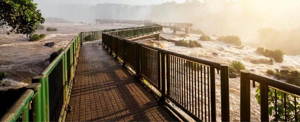 Ponte sobre Cataratas de Foz do Iguaçu