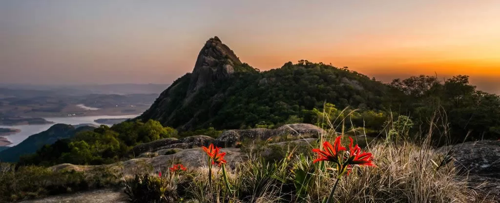 Pôr do sol no Pico do Lopo em Extrema MG Pôr do sol no Pico do Lopo em Extrema MG