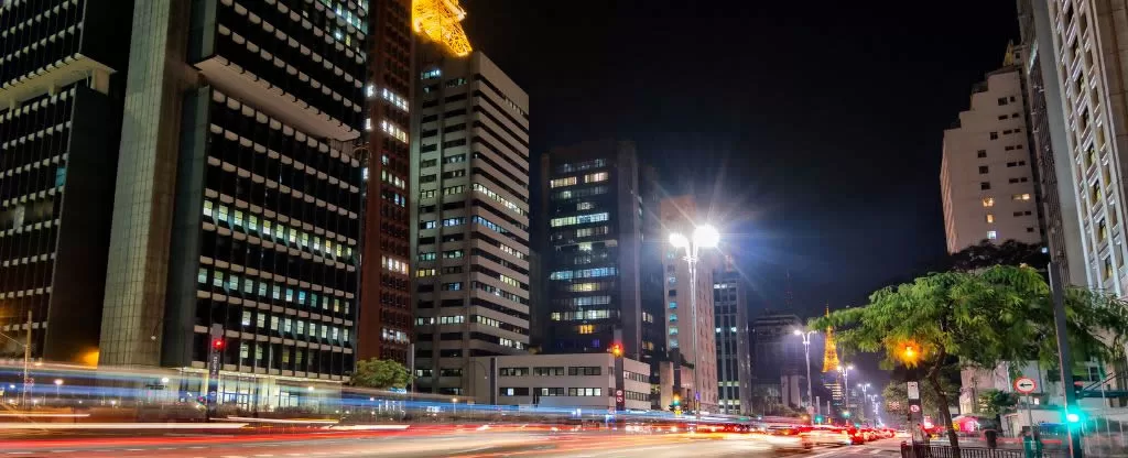 Avenida Paulista a noite Avenida Paulista a noite - Réveillon em São Paulo