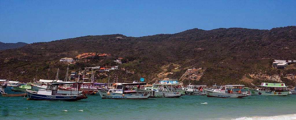 Barcos em Arraial do Cabo RJ