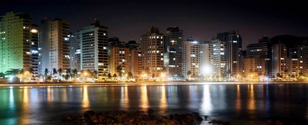 Praia no Guarujá SP a noite Praia no Guarujá SP a noite