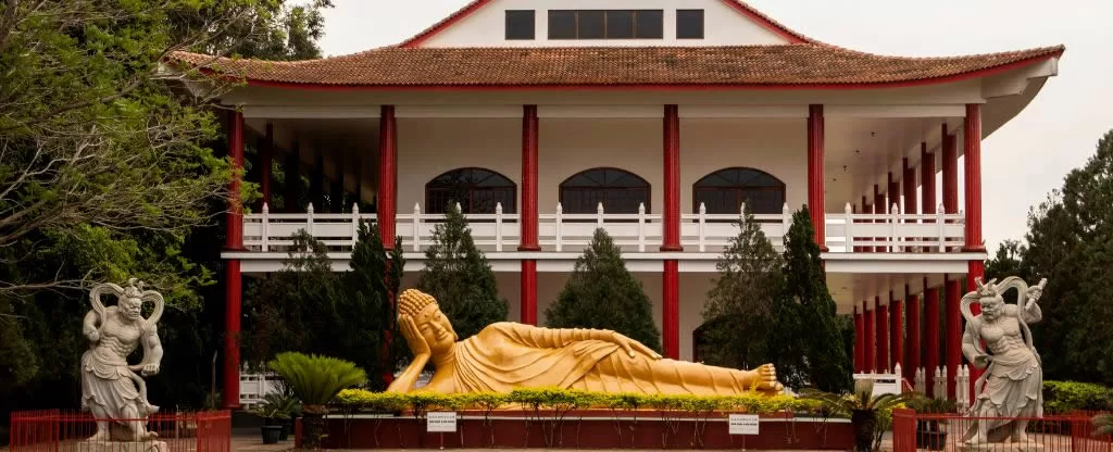 Templo Budista em Foz do Iguaçu Templo Budista em Foz do Iguaçu