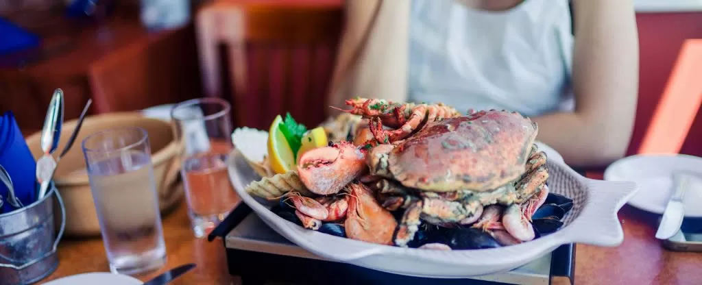 Prato gastronômico paraense com caranguejo Prato gastronômico paraense com caranguejo