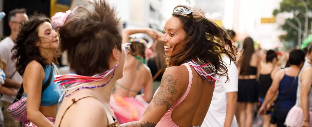 Amigas em festival de música