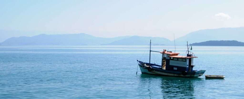 Barco de pesca em Ilha Grande