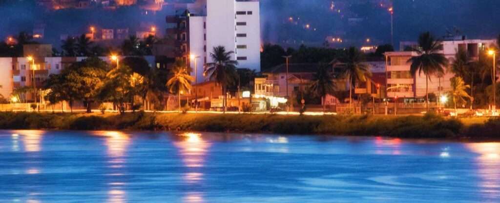 Anoitecer no mar para quem visitar a rota do chocolate em Ilhéus