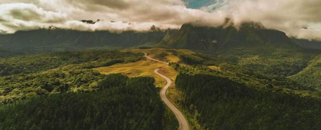 Estrada serrana em Urubici (SC)