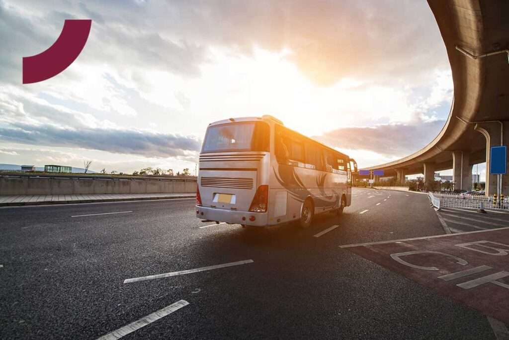 Quando comprar passagens de ônibus: guia do feriado - Foto: Freepik