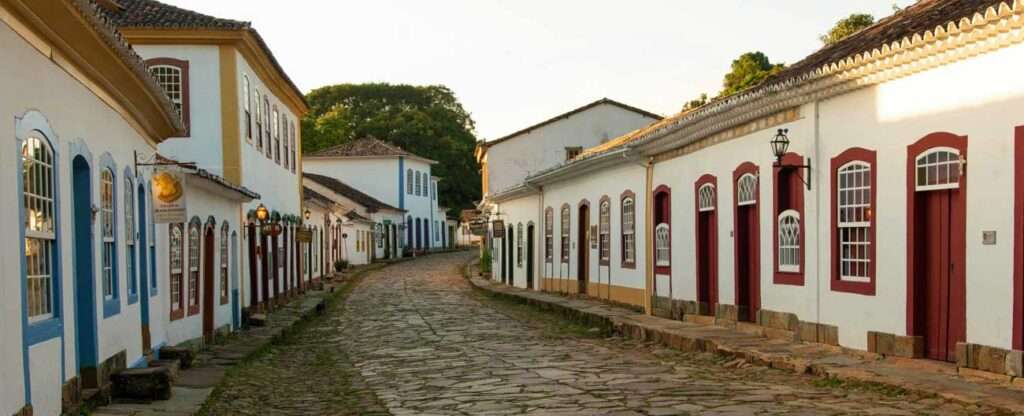 Beco de Paralelepípedos em Tiradentes - Foto: João Pavese – Pexels