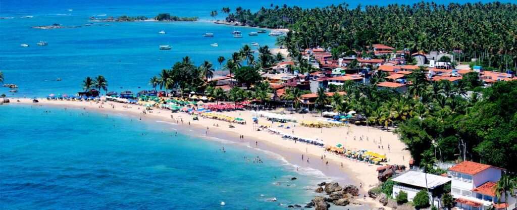 Morro de São Paulo (BA) - Foto: LíviaBuhring e editada por Rodrigo.Argenton– Wikimedia Commons