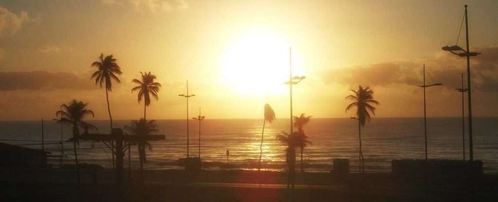 Pôr do sol em praia de Salvador – Foto: LisLand – Pixabay